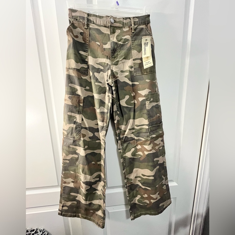 𝓑𝓸𝓷𝓭𝓢 𝓦𝓸𝓶𝓮𝓷'𝓢 𝓒𝓪𝓶𝓸𝓾𝓯𝓛𝓪𝓰𝓮 𝓕𝓛𝓪𝓻𝓮 𝓳𝓮𝓪𝓷𝓢